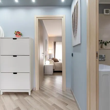 Guesthost - Bella - Lovely Flat *