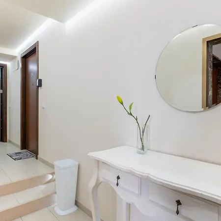 Guesthost - Bella - Lovely Flat Apartamento *